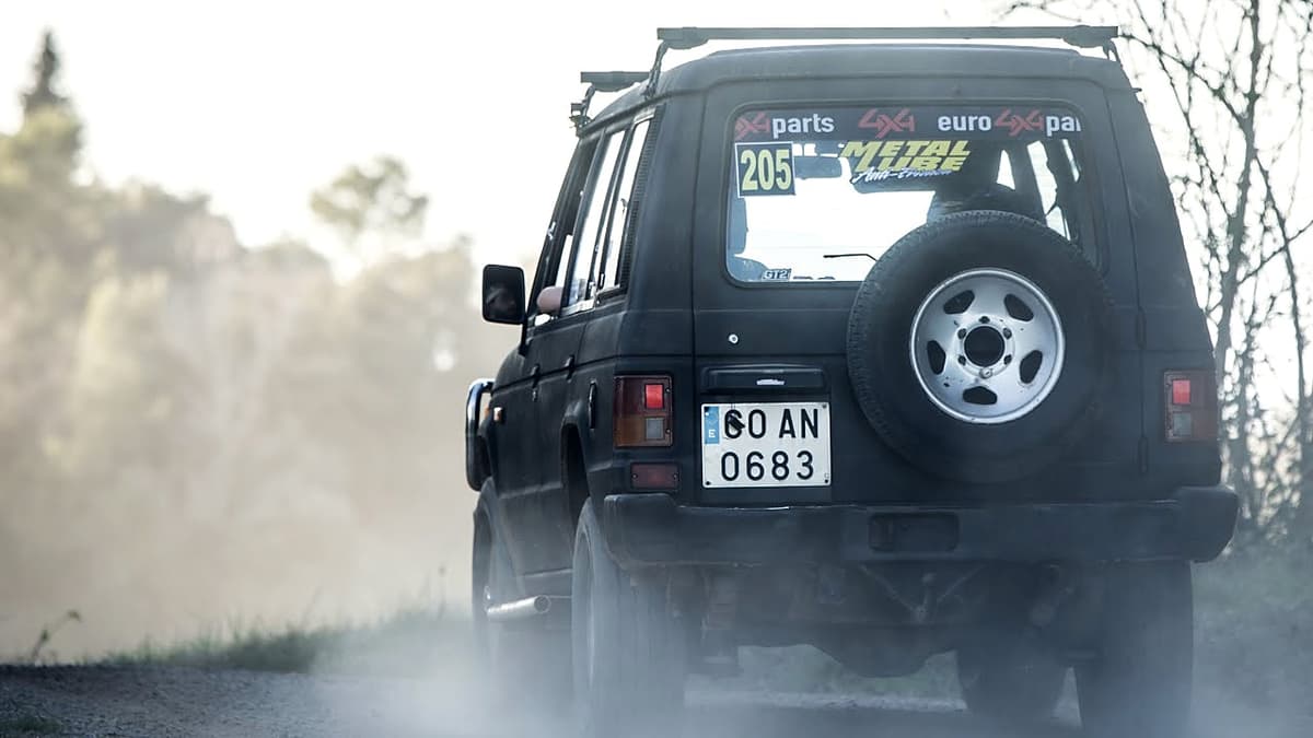 El Pajero MK1 en tramo de tierra